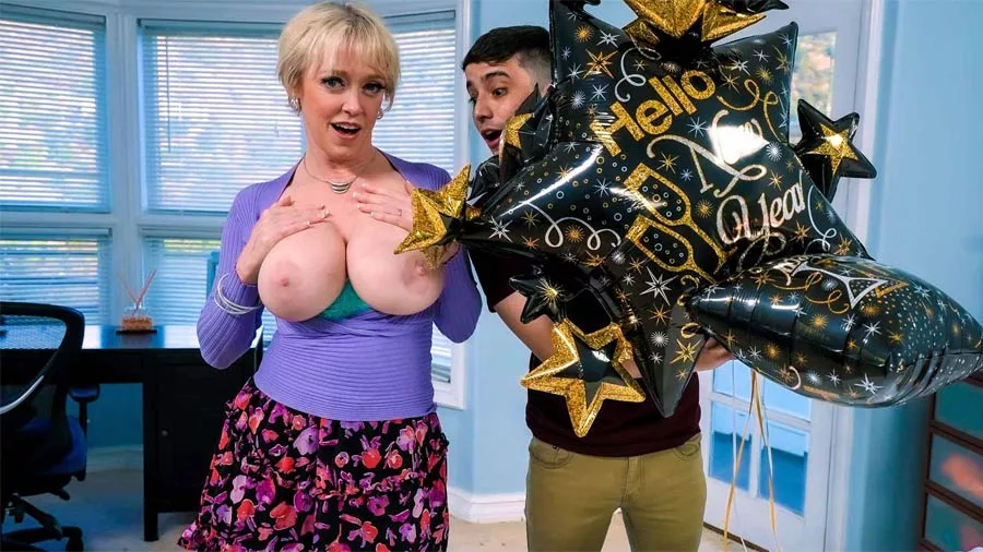 Mypervyfamily  Dee Williams In Welcome To Your New New Year  8217 S Plans