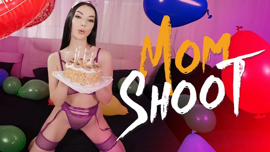 Momshoot  Lady Gang In A Happy Birthday Milf
