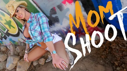 [MomShoot] Sweet Vickie in A Change Of Plans